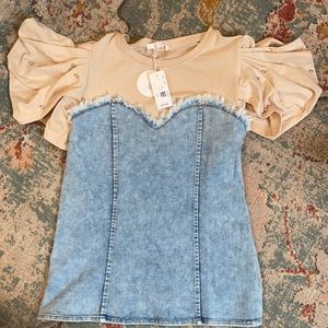 Super cute bustier top.